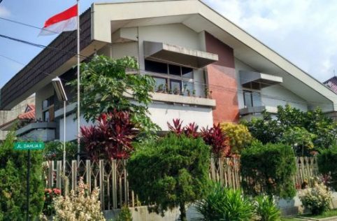 Rumah Hook Semi furnish di Jl Dahlia Pakuan Bogor Selatan